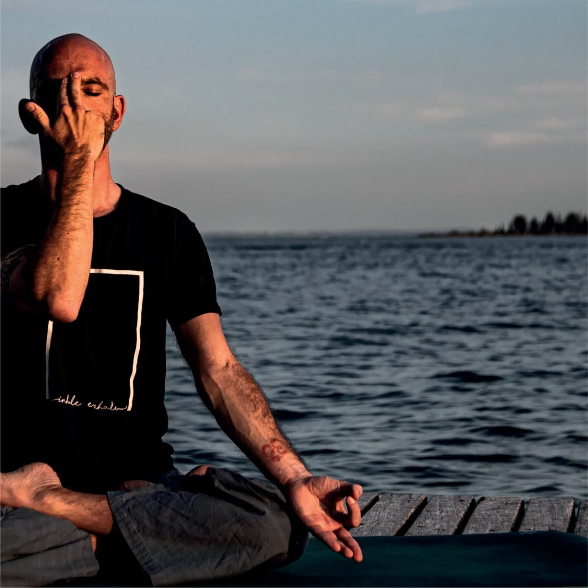 Approccio alla Meditazione Curioso, Laico e Scientifico Approccio alla Meditazione Curioso, Laico e Scientifico